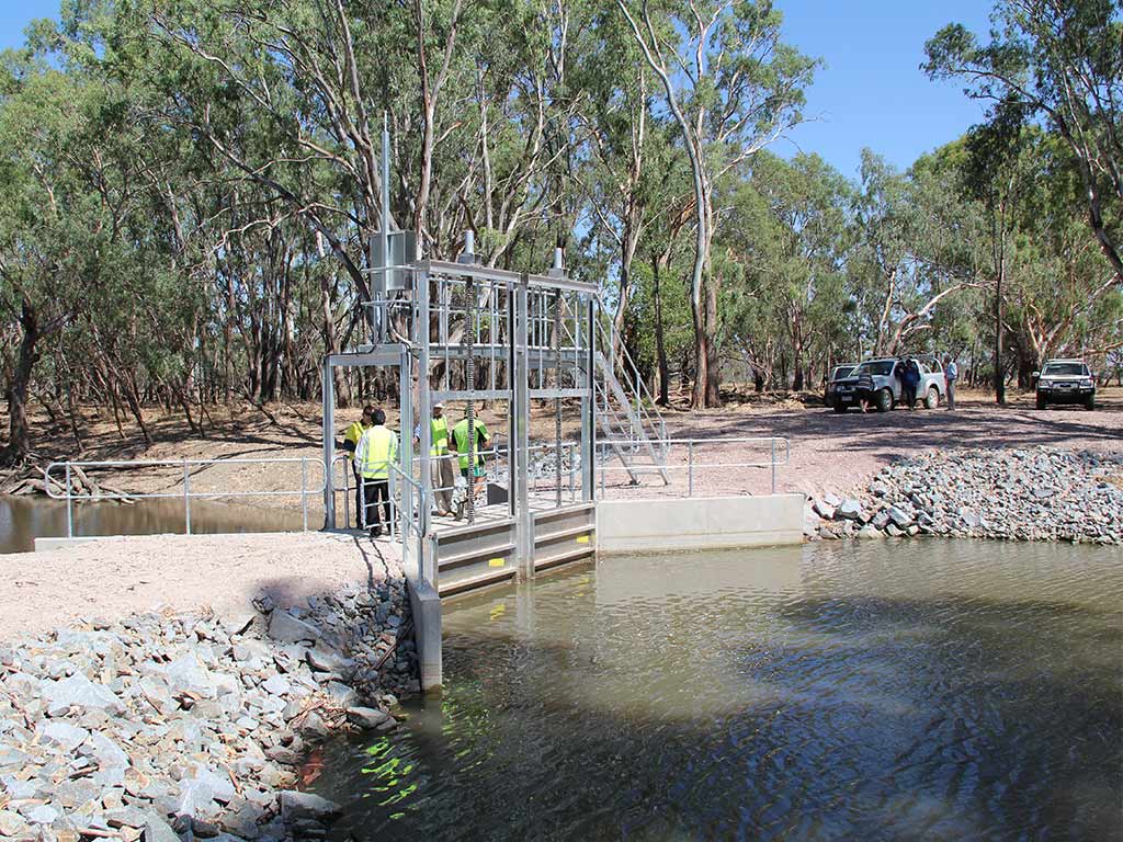 state-water-gates--jpg state-water-gates--jpg