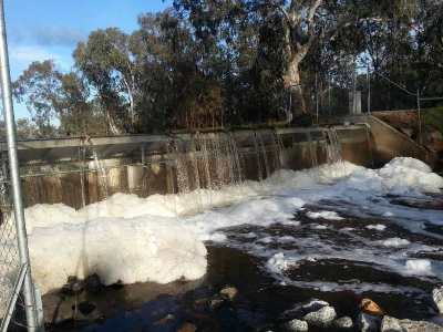 tn_weir-flood-gates-under-flow