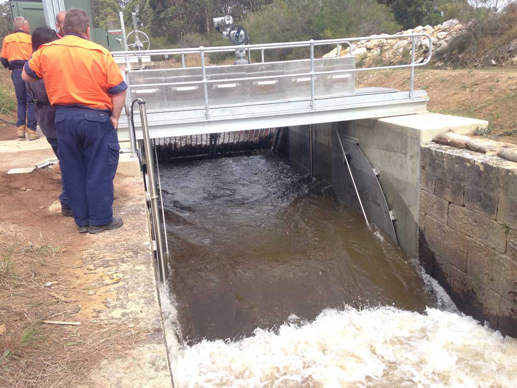 upper_nepean_canal_water_control_4