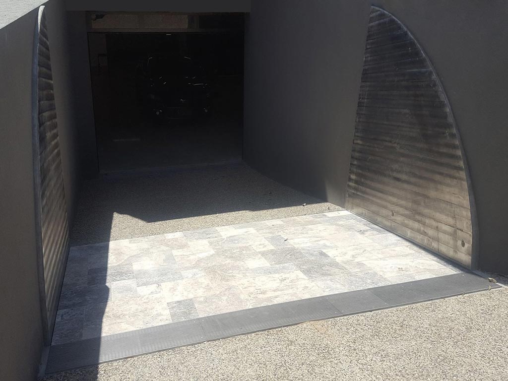 tilting-flood-barrier-basement-awma- tilting-flood-barrier-basement-awma-