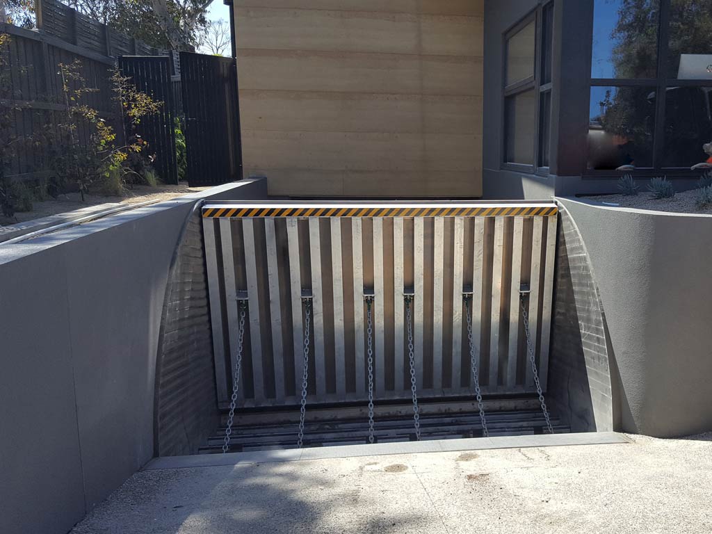 tilting-flood-barrier-residential- tilting-flood-barrier-residential-