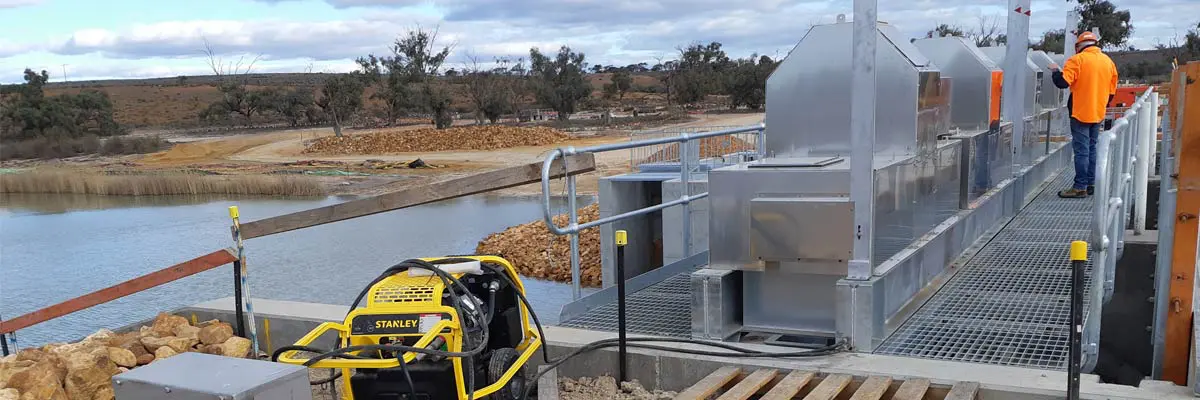 stainless-steel-layflat-gates-pike-floodplain-s2 stainless-steel-layflat-gates-pike-floodplain-s2